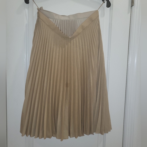 14. NWT BURBERRY SANDBANK LAYERED PLEATED SKIRT SIZE 0 - Picture 5 of 11